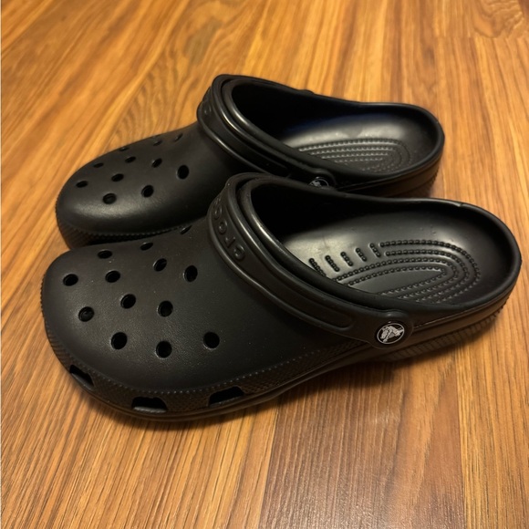 CROCS Classic Black Clogs - Picture 1 of 5